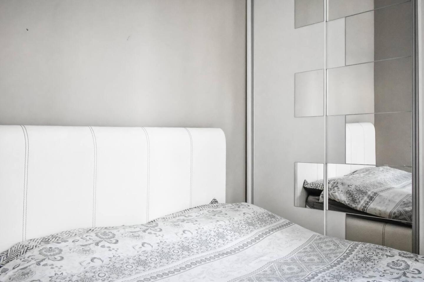 Apartment 2bdr Luxury On Prime Location *
