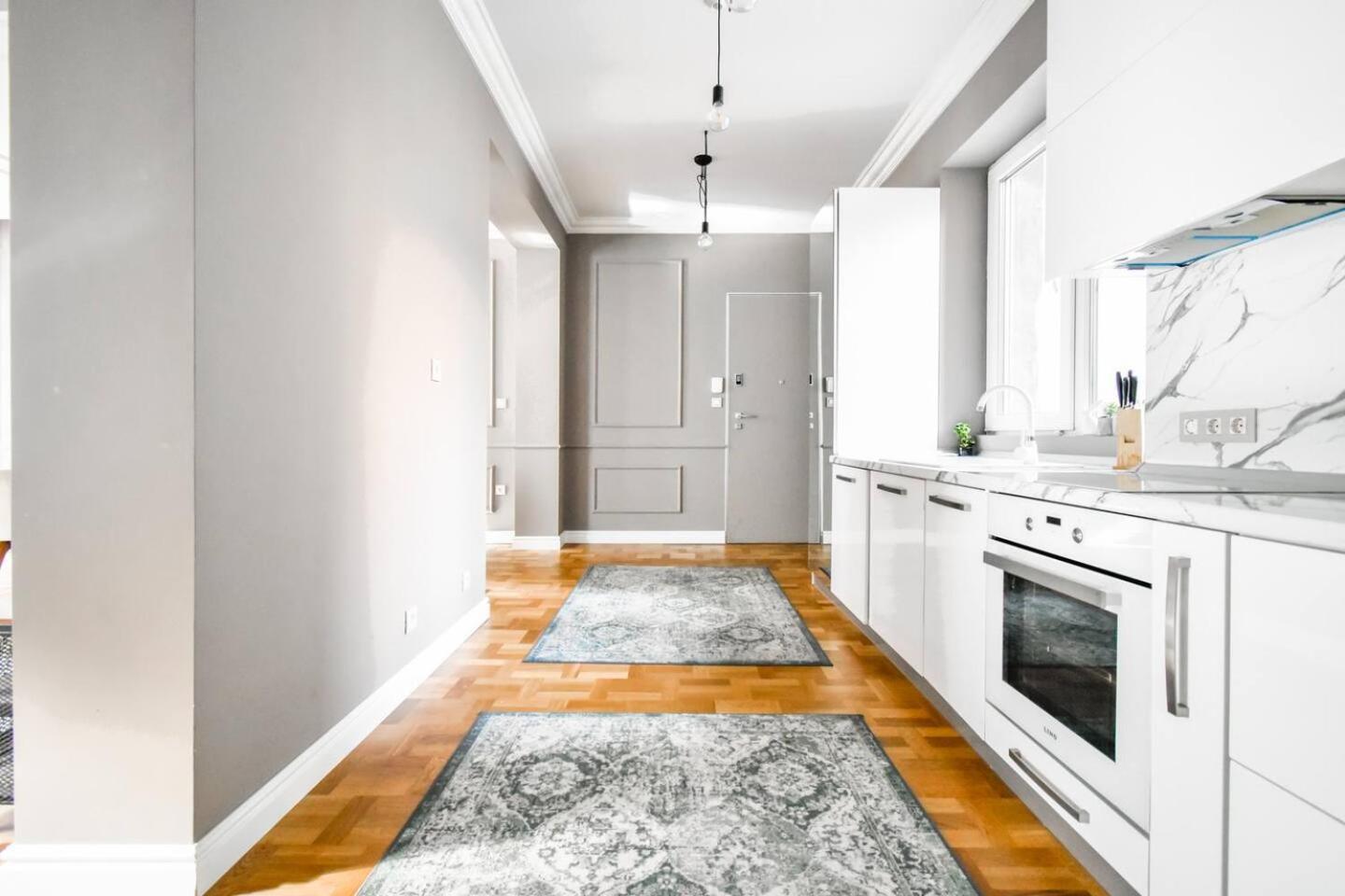 Apartment 2bdr Luxury On Prime Location *